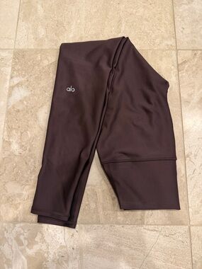 ALO Yoga Women's Leggings in plum